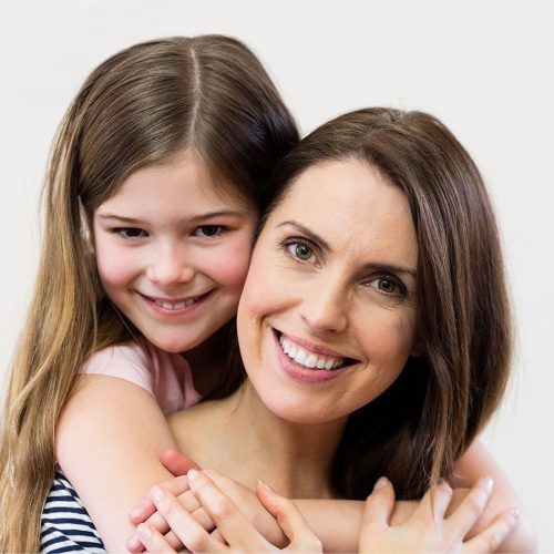 Maternidad - Yunis Turbay